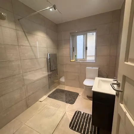 Private And Bathroom Close To St Julians